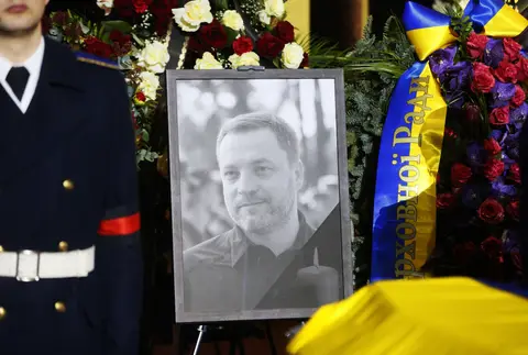 Denys Anatoliïovytch Monastyrsky (en ukrainien : Денис Анатолійович Монастирський), né le 12 juin 1980 à Khmelnytskyï et mort le 18 janvier 2023 à Brovary près de Kiev, est un avocat et homme politique ukrainien.