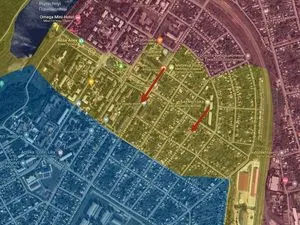 Vue satellite du nord-ouest de Bakhmout, flèches rouges de progression russe